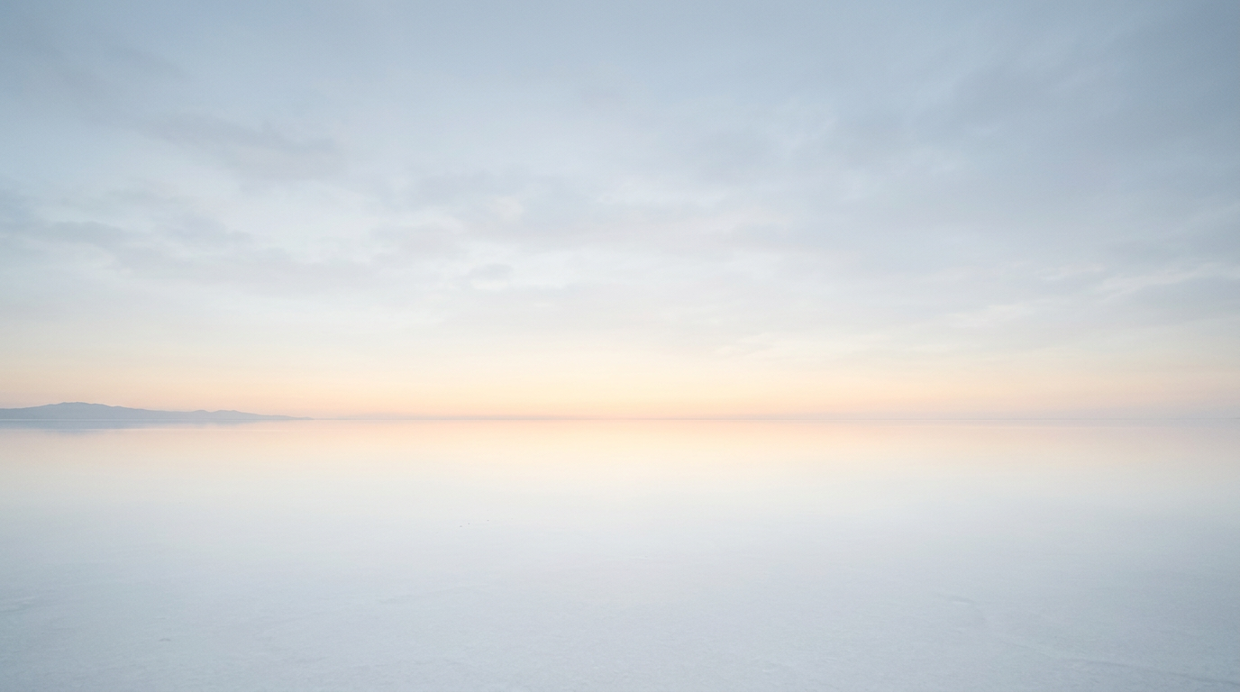 Zachte dageraad boven een open horizon